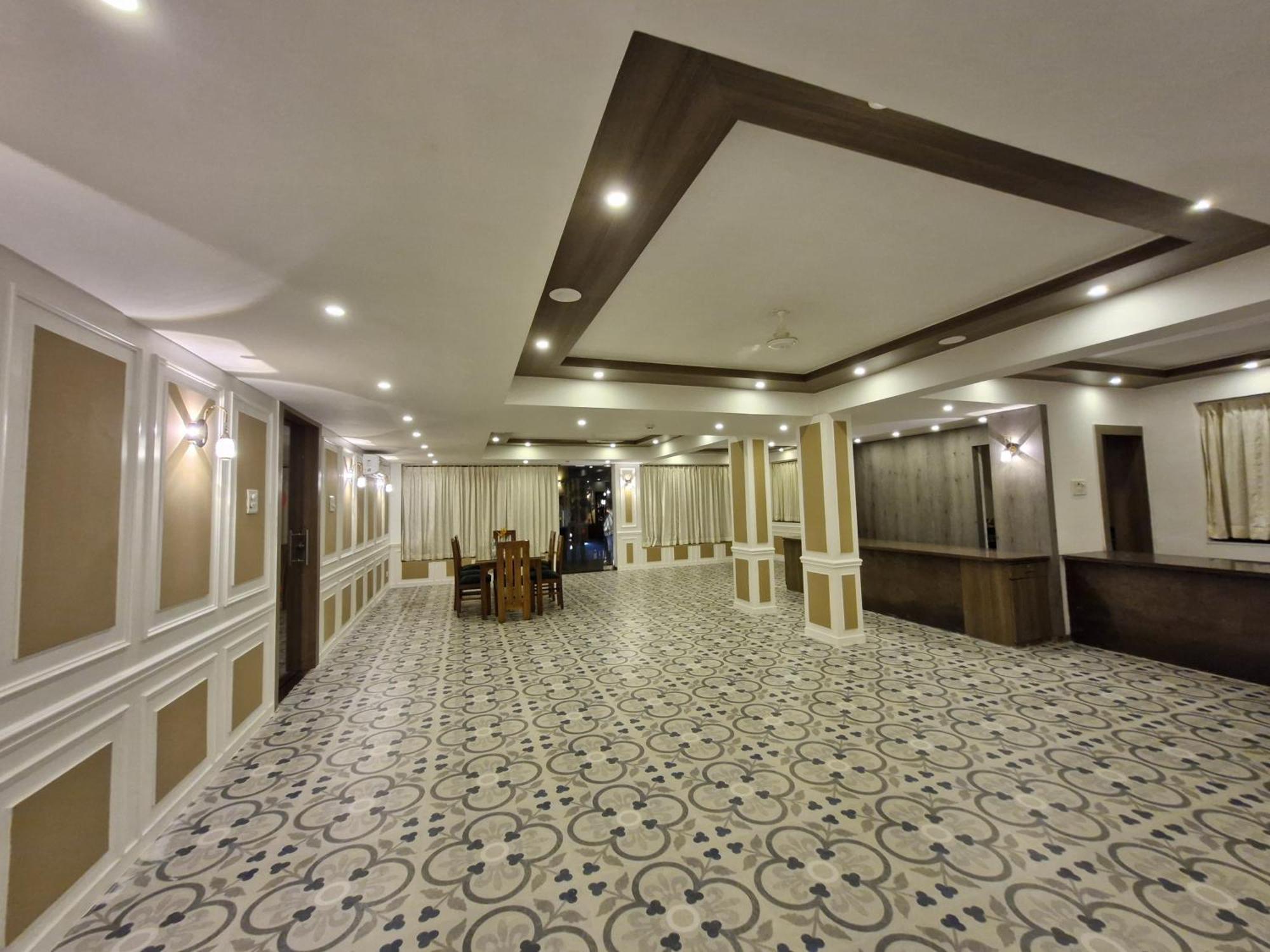 Golden Landmark Green Valley Beach Resort Dona Paula Bagian luar foto