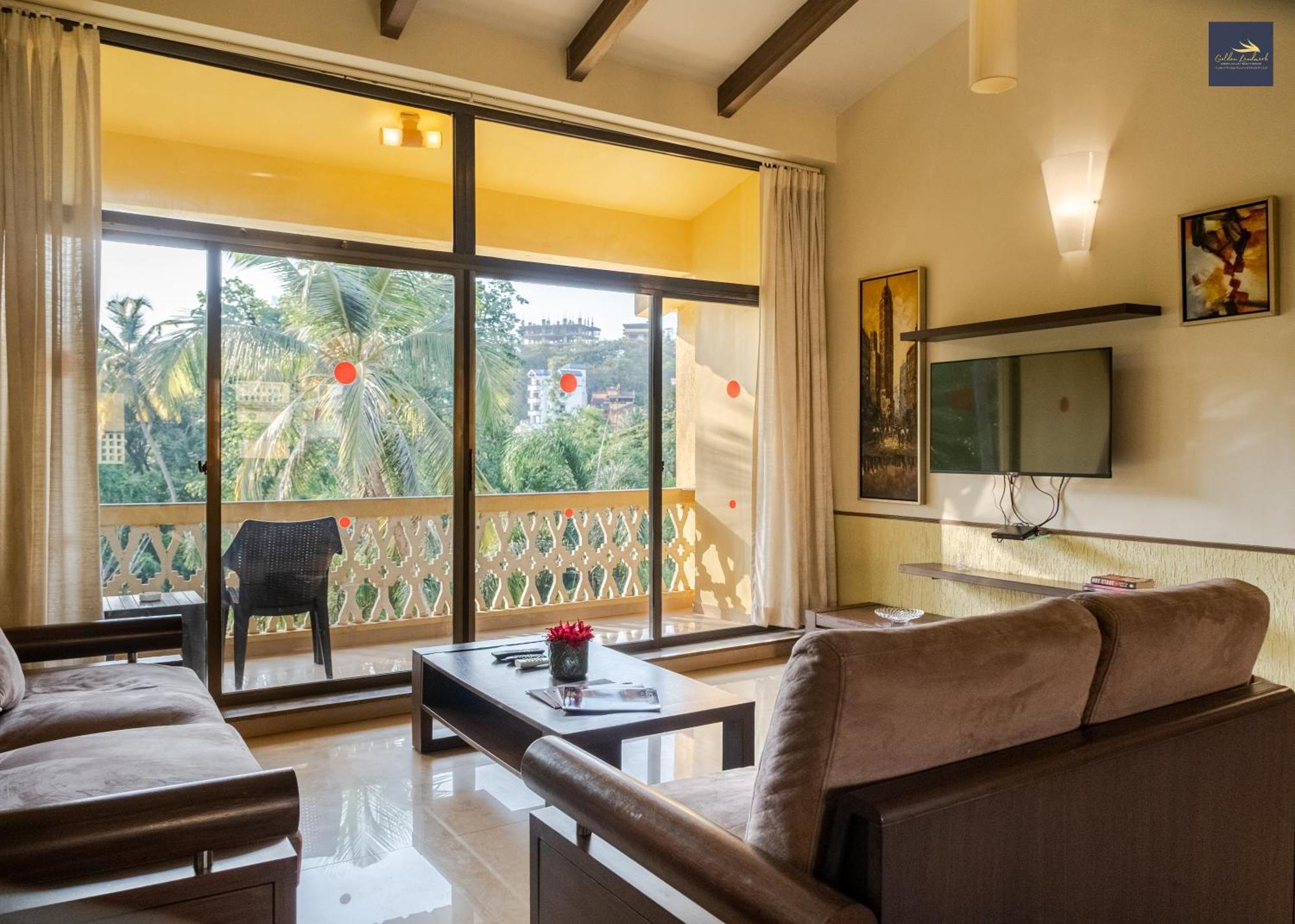 Golden Landmark Green Valley Beach Resort Dona Paula Bagian luar foto