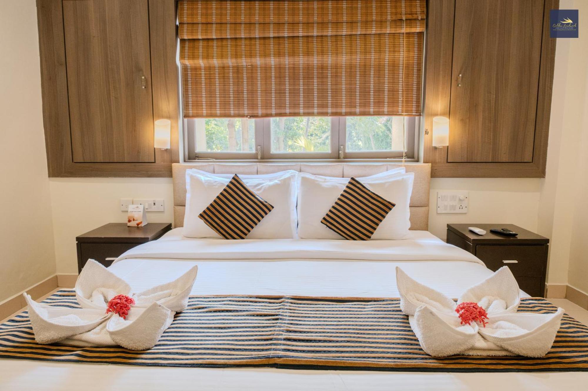 Golden Landmark Green Valley Beach Resort Dona Paula Bagian luar foto