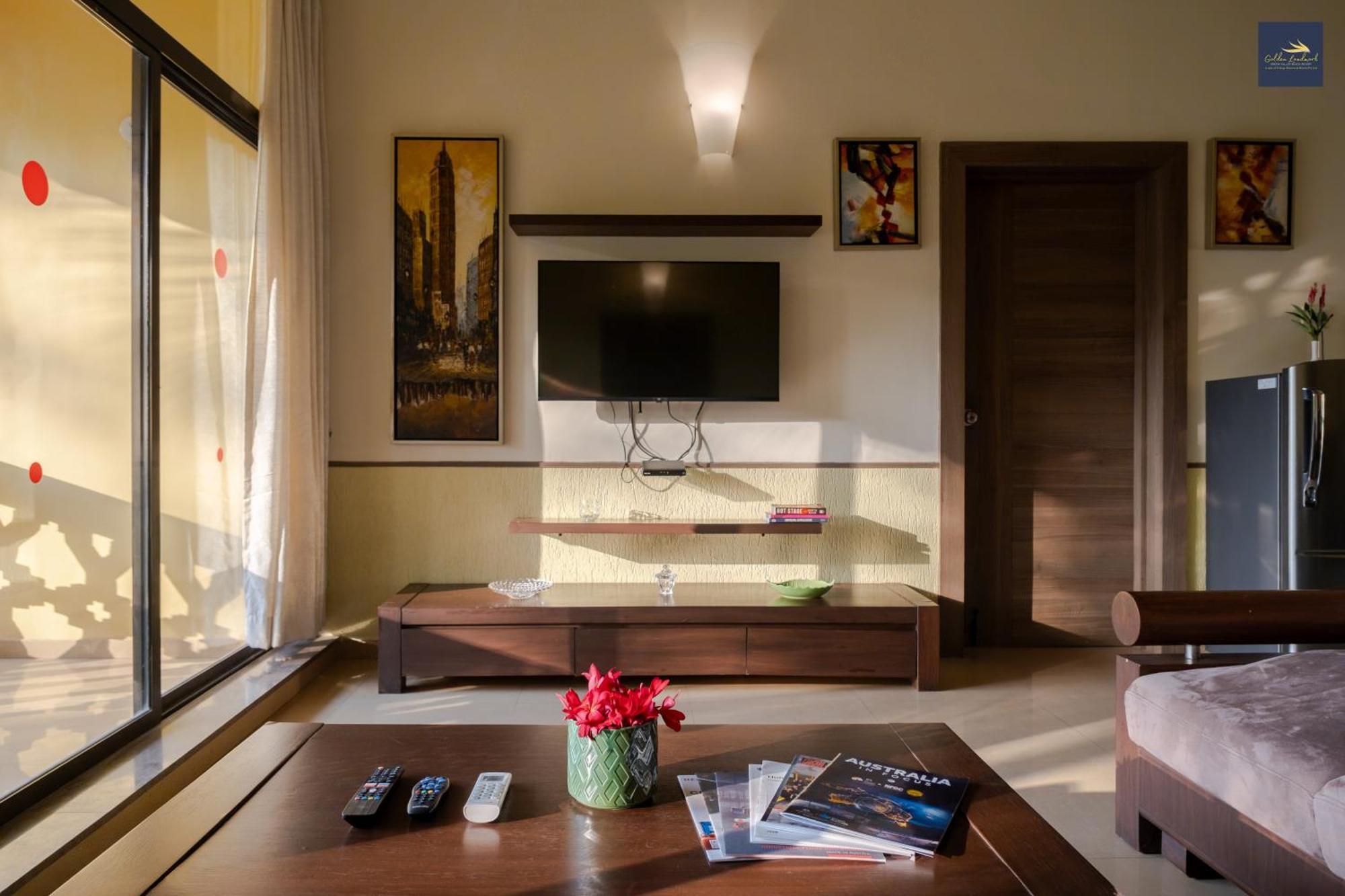 Golden Landmark Green Valley Beach Resort Dona Paula Bagian luar foto