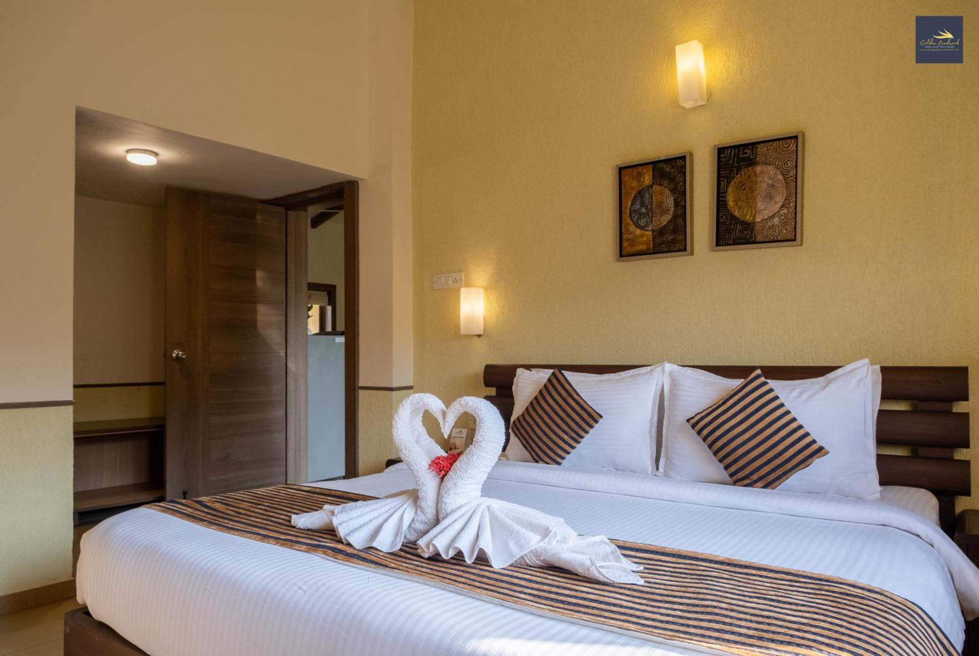 Golden Landmark Green Valley Beach Resort Dona Paula Bagian luar foto