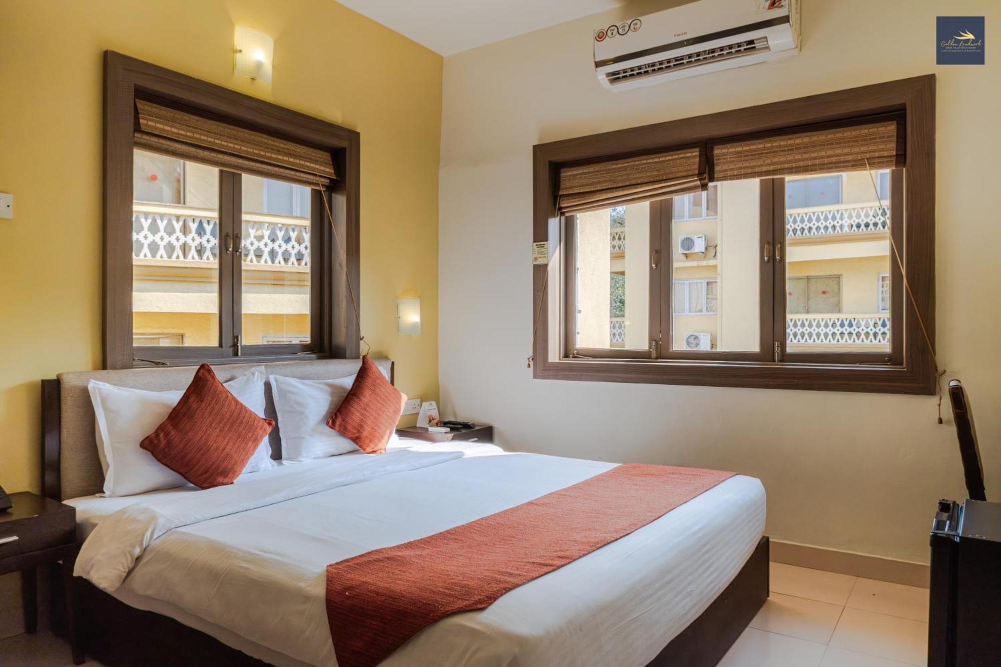 Golden Landmark Green Valley Beach Resort Dona Paula Bagian luar foto