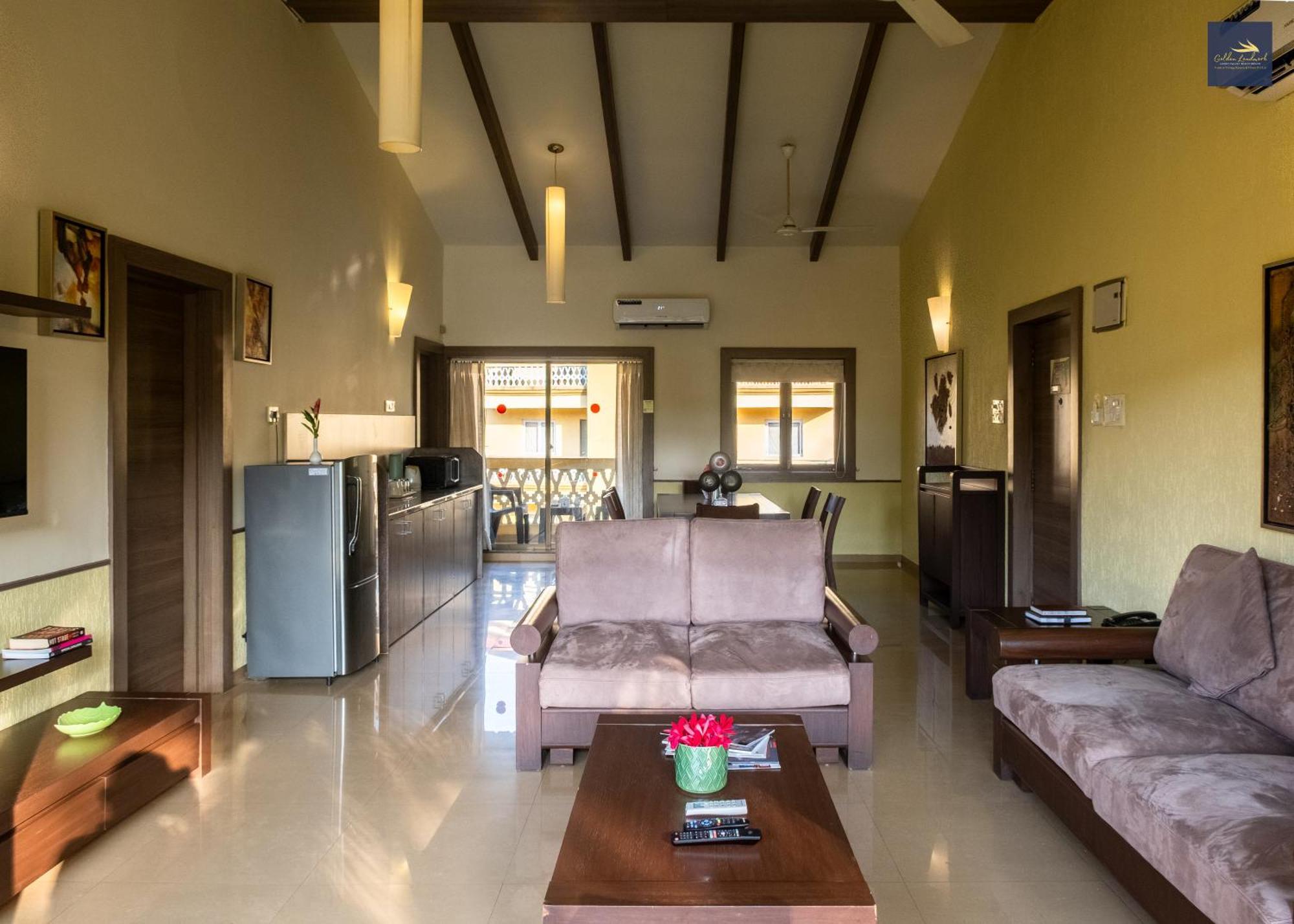 Golden Landmark Green Valley Beach Resort Dona Paula Bagian luar foto